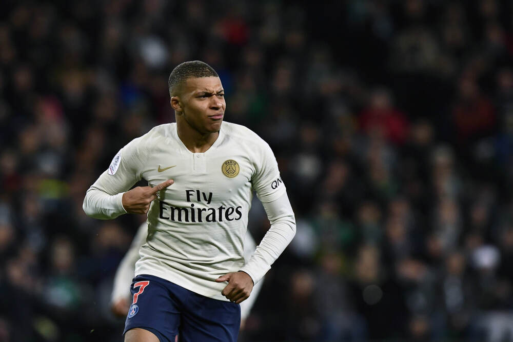 半年零杂乱！小户型卧室就选储物床准没错~